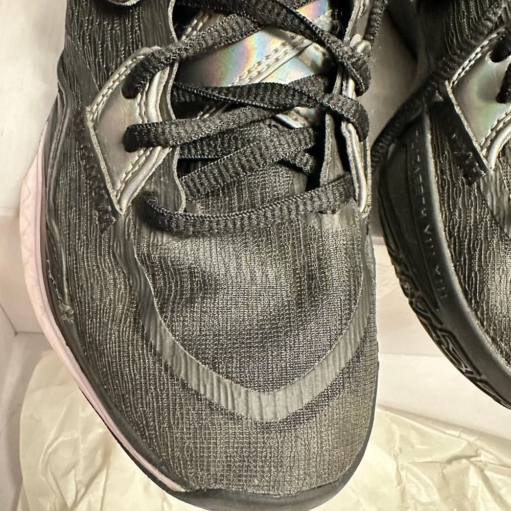 Kyrie Infinity Mens Size 6 with box